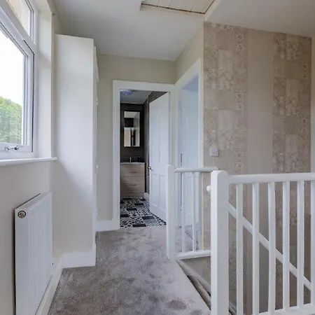 Cosy 2 Bed Near Hereford With Free Parking!!