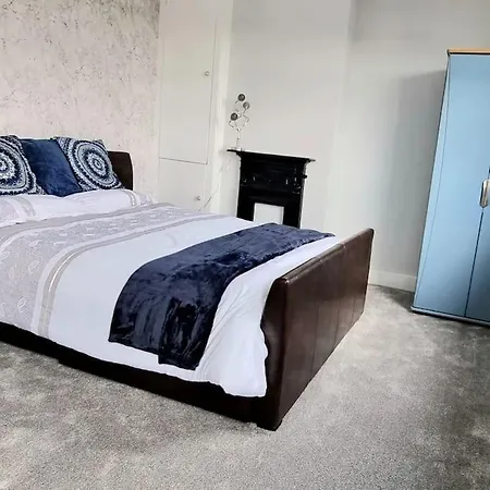 Semesterbostad Cosy 2 Bed Near Hereford With Free Parking!! Bristol